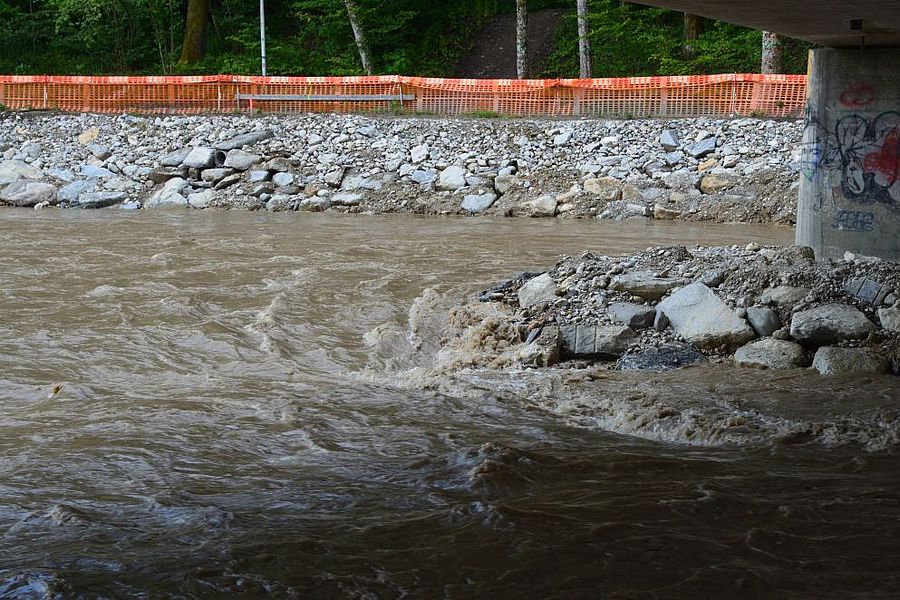 Massiver Blockwurf als Erosionsschutz 